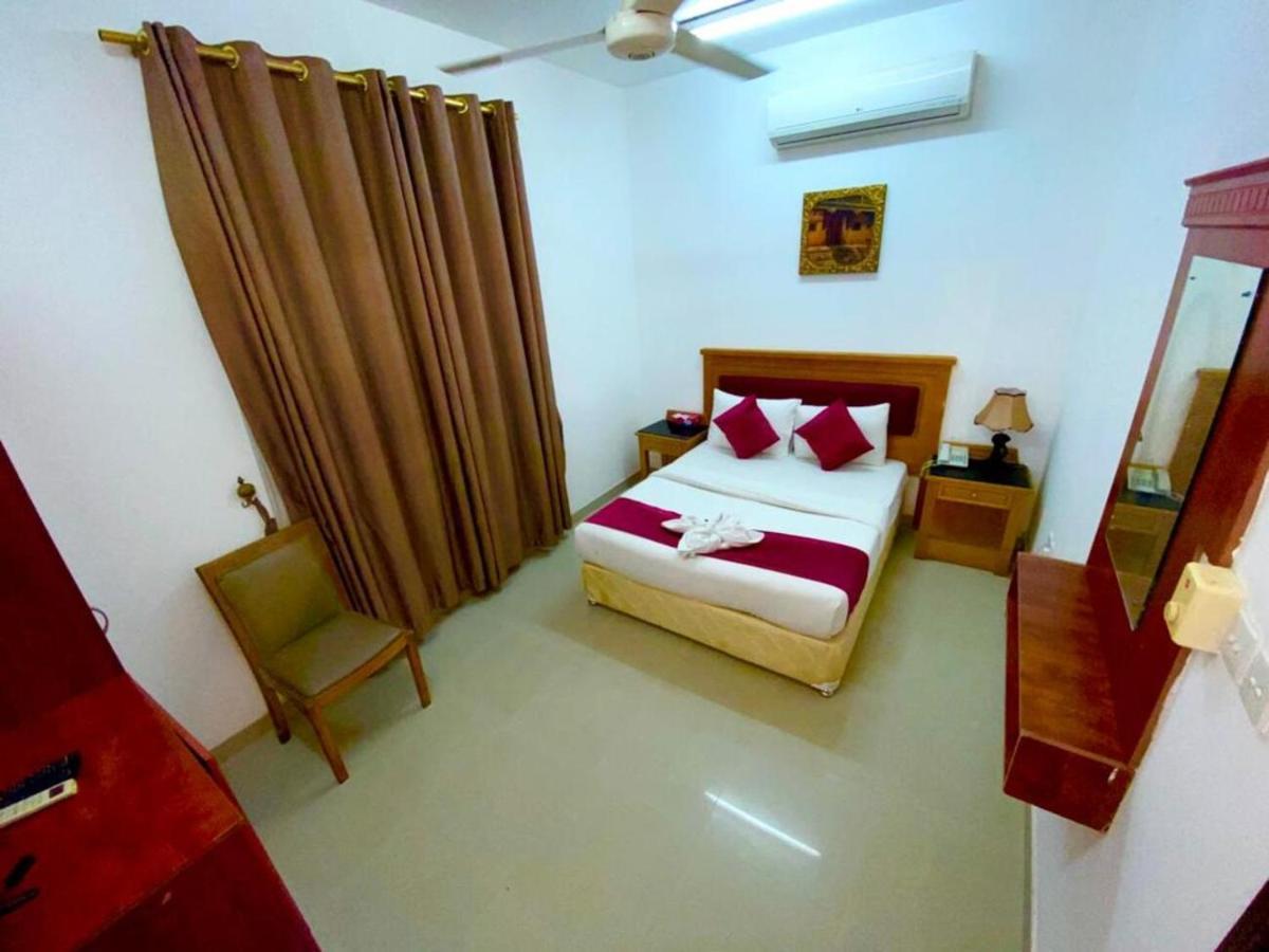 Savoy Inn Hotel Apartments Muscat Exterior photo