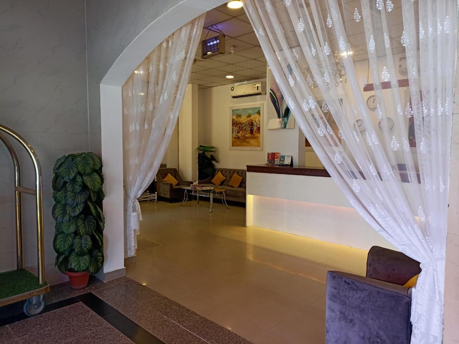 Savoy Inn Hotel Apartments Muscat Exterior photo